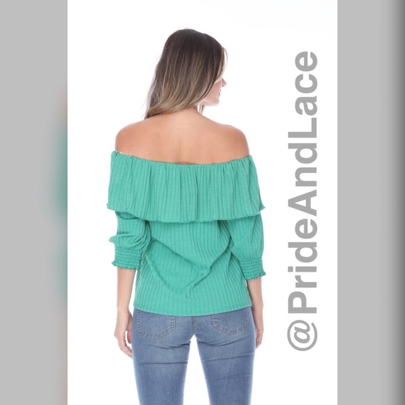 🌴GREEN RUFFLE OFF SHOULDERS TOP🌴 - Picture 3 of 4